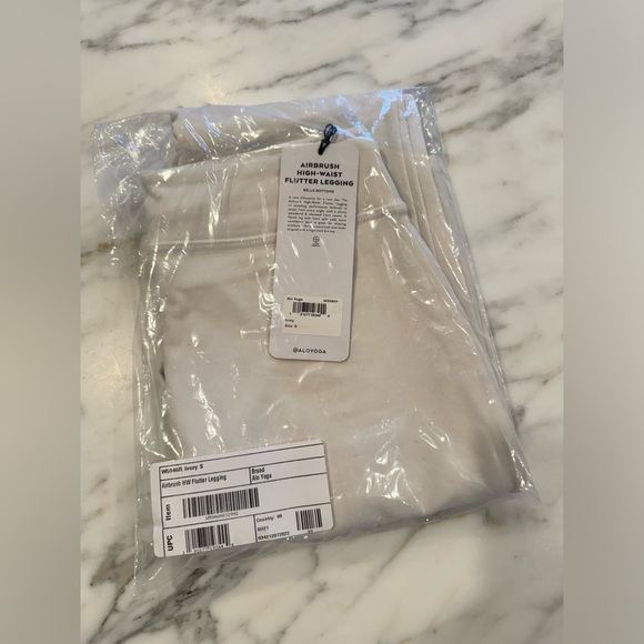 Alo Airbrush High-Waist Flutter Leggings Ivory S NWT - Picture 5 of 6